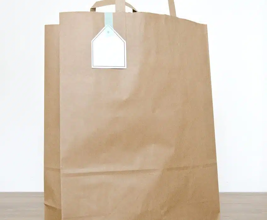 Quels sont les avantages pour les commerçants de choisir des sacs kraft ?