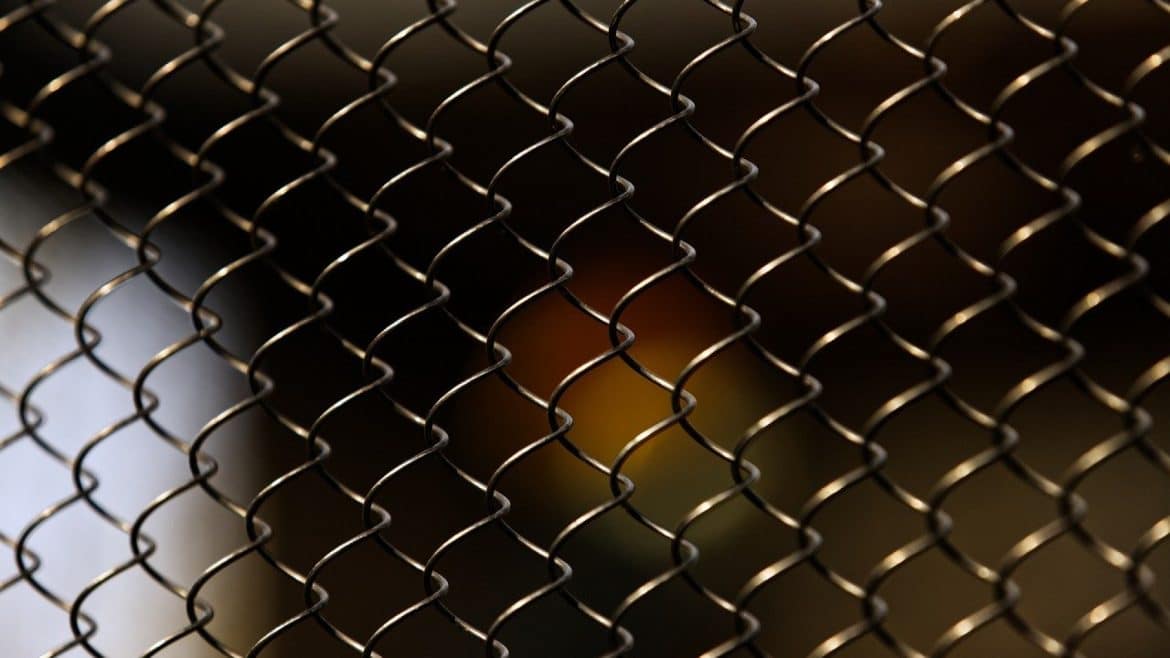 5 raisons de renforcer la protection de vos locaux professionnels avec une clôture anti-intrusion