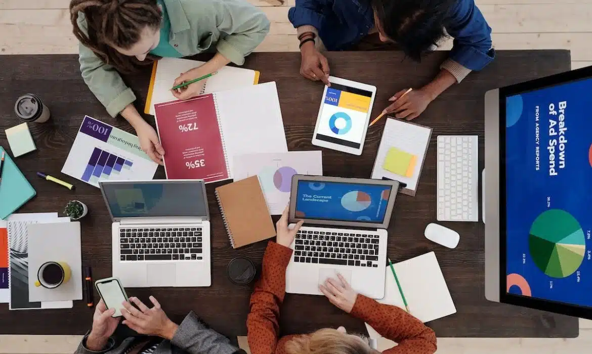 Comment une agence digitale peut-elle optimiser votre stratégie SEA