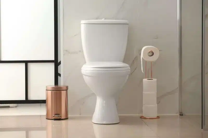 Aménagement des toilettes pour les personnes à mobilité réduite : les normes en vigueur