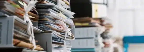 Comment classer des dossiers papiers en entreprise