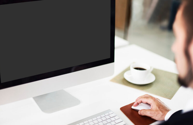 Écran de bureau : quelle taille choisir selon l’usage professionnel ? Conseils pour les entrepreneurs