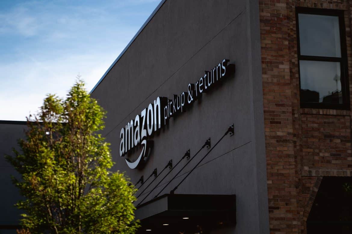Le salaire des employés chez Amazon : zoom sur les préparateurs de commandes