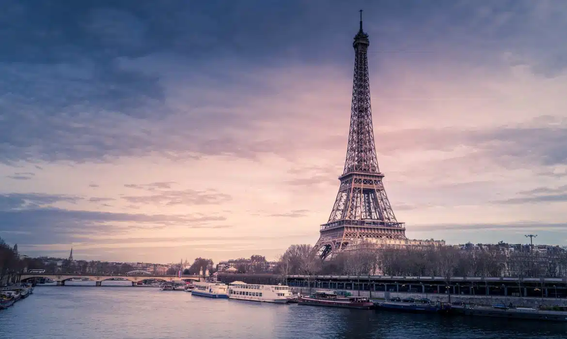 Travailler à Paris : comment s’y prendre ?