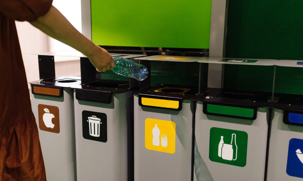 Poubelle de recyclage en entreprise : adoptez des bonnes habitudes pour un impact durable !