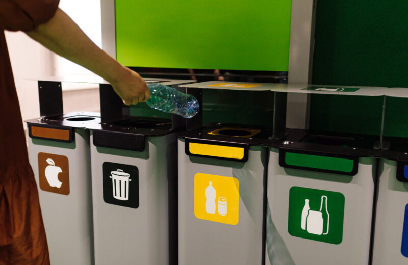 Poubelle de recyclage en entreprise : adoptez des bonnes habitudes pour un impact durable !